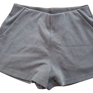 LULULEMON Ribbed Softstreme High Rise Short 2” Nomad  size 6 Run Gym Workout EUC